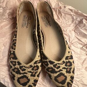 Skechers Cleo Claw Leopard Print Ballet Flat Women Slip On Size 7